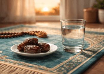 Ilustrasi kurma dan air putih sebagai simbol manfaat puasa syawal untuk kesehatan 2026