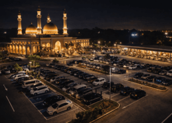 Papan petunjuk jalan menuju rest area Tol Cipali KM 102 yang modern dan luas