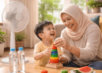 Cara menjaga anak dan lansia agar tetap sejuk di dalam rumah saat cuaca panas ekstrem melanda.