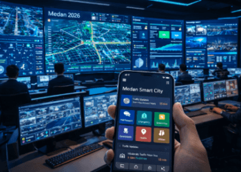 Pusat kendali data dalam ekosistem Smart City Medan 2026 yang canggih.