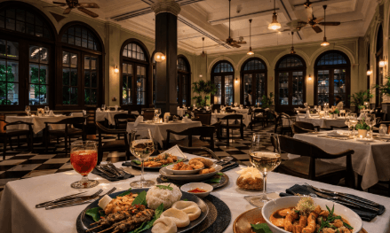 Suasana salah satu restoran dalam daftar Kuliner Heritage Medan 2026 yang menempati bangunan kolonial megah.