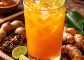 Resep minuman kunyit asam segar untuk meredakan pegal linu dan kelelahan tubuh.