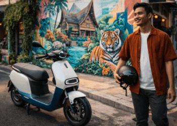 Pilihan sepeda motor listrik ekonomis dengan desain modern yang cocok untuk mobilitas harian di jalanan kota yang padat.