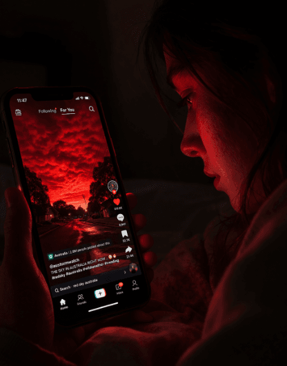 Penampakan Video Viral Langit Merah Australia 2026 yang menghebohkan pengguna media sosial di seluruh penjuru dunia internasional.