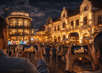 Potret keindahan malam di pusat Wisata Medan 2026 yang menggabungkan konsep sejarah dan modernitas bagi para pelancong harian.