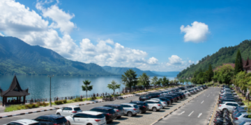 Kondisi area Parkir Danau Martubung Medan yang tertata rapi bagi para pengunjung.