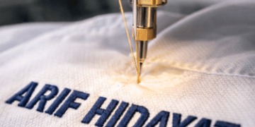 Layanan cepat bordir nama Medan untuk seragam sekolah menggunakan mesin komputer dengan hasil jahitan yang tebal dan jelas.