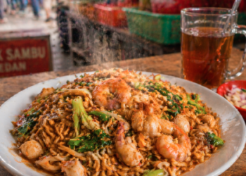 Sajian mi balap yang menjadi primadona dalam daftar Kuliner Pajak Sambu Medan.