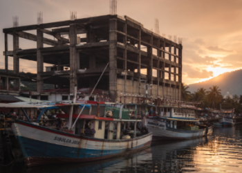 Kondisi ekonomi pesisir yang lesu sebagai salah satu Dampak Ekonomi Lokal Sibolga akibat proyek infrastruktur yang mangkrak.