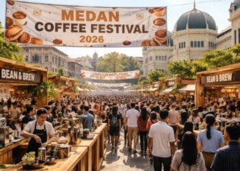 Suasana meriah festival kopi tahunan di Medan yang mempertemukan petani, barista, dan penikmat kopi.
