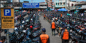 Kondisi area parkir yang tertata rapi bagi pengunjung Parkir Pajak Sambu Medan.