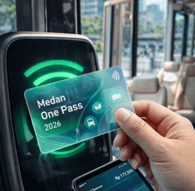 Penggunaan kartu Medan One Pass untuk akses cepat dan pembayaran otomatis di seluruh layanan transportasi umum kota.