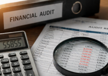 Ilustrasi perhitungan audit finansial untuk menentukan besarnya Kerugian Negara Korupsi Sibolga pada proyek infrastruktur.