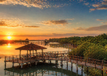 Pemandangan tenang yang menyejukkan mata di kawasan Wisata Danau Siombak Marelan.