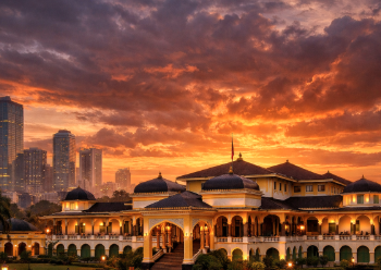 Kemegahan Istana Maimun sebagai ikon utama sektor Wisata Medan yang bersejarah.