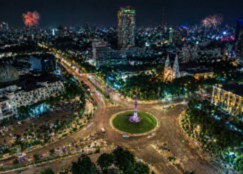 Pantauan kondisi arus lalu lintas dan Jalanan di Medan Malam Tahun Baru dari udara.