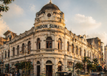 Gedung-gedung tua yang menjadi daya tarik utama Wisata Sejarah Medan di kawasan Kesawan.