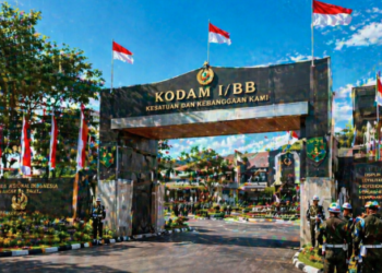 Gerbang utama markas militer yang mendukung terciptanya Stabilitas Kota Ujung Gaperta.