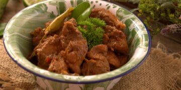 Foto hidangan daging kurban dengan bumbu rempah, menampilkan resep lezat dan cara masak praktis.