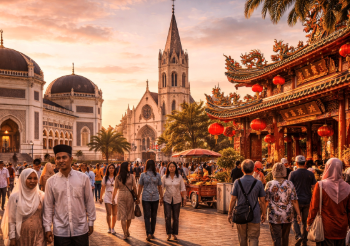 Simbol keberagaman dan toleransi dalam kehidupan pluralisme budaya Medan.
