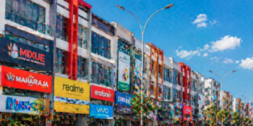 Deretan bangunan komersial yang menunjukkan tingginya minat Investasi Ruko di Marelan.