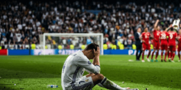 Kekecewaan mendalam pemain Real Madrid vs Bayern Munchen setelah laga berakhir dengan kekalahan di kandang sendiri.