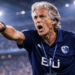 Pelatih Jorge Jesus memberikan instruksi taktis kepada pemain Al Hilal.