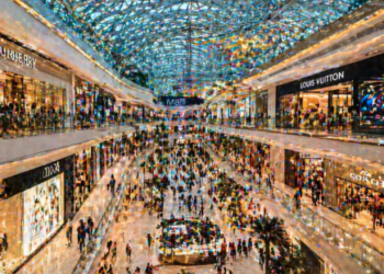 Interior megah Centre Point Medan yang menawarkan pengalaman berbelanja dengan suasana sangat eksklusif sekali.