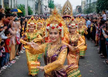 Kemeriahan penyelenggaraan Agenda Kota Medan yang menampilkan kolaborasi seni lintas etnis guna memperkuat persatuan warga dan daya tarik pariwisata kota pimpinan.