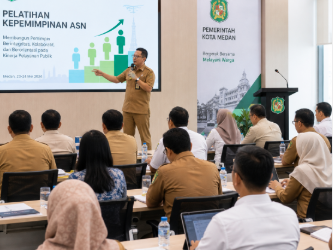 Suasana pelaksanaan Diklat Penjenjangan Medan bagi para pejabat potensial guna meningkatkan kapasitas kepemimpinan di lingkungan birokrasi pemerintahan kota.
