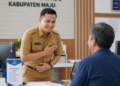 Penerapan Etika Kerja Medan dalam pelayanan publik harian yang mengutamakan kesantunan, profesionalisme, dan integritas.