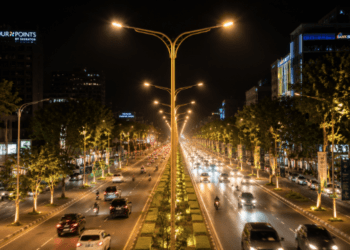 Optimalisasi fungsi Lampu Jalan Medan melalui penggunaan teknologi hemat energi guna meningkatkan visibilitas dan keamanan di lingkungan pemerintah kota pimpinan.