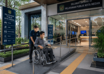 Penguatan Layanan Disabilitas Medan melalui penyediaan fasilitas umum yang aksesibel guna menjamin kesetaraan hak di lingkungan pemerintah kota pimpinan.