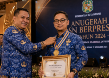 Pemberian penghargaan atas Prestasi ASN Medan sebagai bentuk pengakuan negara terhadap loyalitas dan inovasi yang diberikan oleh aparatur sipil negara pimpinan.