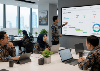 Ilustrasi penerapan Sistem Kerja Medan yang mengedepankan kolaborasi tim dan pemanfaatan teknologi untuk mempercepat penyelesaian tugas kedinasan.