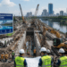 Implementasi Solusi Banjir Medan melalui normalisasi sungai dan pembangunan infrastruktur drainase guna melindungi warga di lingkungan pemerintah kota pimpinan.