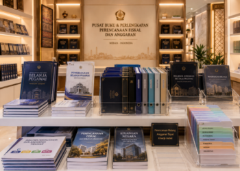 Jajaran tempat buku panduan anggaran pegawai ASN Pemkot Medan Akurat bahan premium untuk usaha pembuatan rencana belanja pegawai dan alat pusat instrumen belanja pegawai Medan heavy duty minimalis berbagai folder lembar alokasi dana yang tersusun sangat rapi di dalam etalase toko perlengkapan kantor