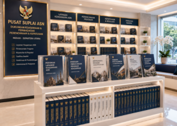 Jajaran tempat buku panduan aset ibadah ASN Pemkot Medan Berkah bahan premium untuk usaha pembuatan rencana clearance spiritual pegawai dan alat pusat instrumen clearance spiritual Medan heavy duty minimalis berbagai folder lembar jaminan yang tersusun sangat rapi di dalam etalase toko perlengkapan kantor