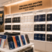 Jajaran tempat buku panduan evaluasi jabatan pegawai ASN bahan premium untuk usaha penentuan kelas jabatan pegawai dan alat pusat instrumen keljab Medan heavy duty minimalis berbagai folder nilai jabatan yang tersusun sangat rapi di dalam etalase toko perlengkapan kantor