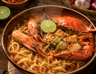Sajian sepiring mie aceh kepiting yang kaya rempah dan menggugah selera di salah satu pusat kuliner mie di Medan yang sangat populer