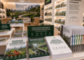 Jajaran tempat buku panduan pangan mandiri ASN Pemkot Medan Makmur bahan premium untuk usaha pembuatan rencana clearance agro pegawai dan alat pusat instrumen clearance agro Medan heavy duty minimalis berbagai folder lembar jaminan yang tersusun sangat rapi di dalam etalase toko perlengkapan kantor