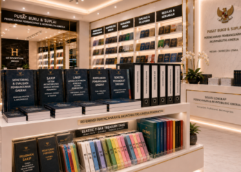 Jajaran tempat buku panduan penyusunan AKIP ASN Medan bahan premium untuk usaha perumusan indikator kinerja pegawai dan alat pusat instrumen akuntabilitas Medan heavy duty minimalis berbagai folder LKjIP yang tersusun sangat rapi di dalam etalase toko perlengkapan kantor