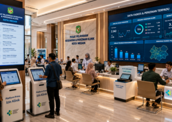 Dashboard interaktif Platform Prima Izin Klinik yang menampilkan sistem pemantauan data faskes real-time untuk mendukung efisiensi kesehatan kota Medan