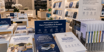 Jajaran tempat buku panduan tabungan pendidikan ASN Pemkot Medan Bijak bahan premium untuk usaha pembuatan rencana clearance sekolah pegawai dan alat pusat instrumen clearance sekolah Medan heavy duty minimalis berbagai folder lembar proteksi yang tersusun sangat rapi di dalam etalase toko perlengkapan kantor