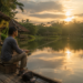 Keseruan seorang pemancing saat bersiap melempar umpan ke dalam kolam air tawar di salah satu tempat mancing di Medan yang ramai pengunjung