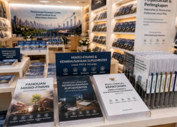 Jajaran tempat buku panduan usaha mandiri ASN Pemkot Medan Bersih bahan premium untuk usaha pembuatan rencana clearance bisnis pegawai dan alat pusat instrumen clearance bisnis Medan heavy duty minimalis berbagai folder lembar jaminan yang tersusun sangat rapi di dalam etalase toko perlengkapan kantor