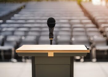 Tips Meningkatkan Public Speaking untuk Mahasiswa