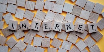 Apa Itu Internet Lokal? Berikut Cara Pakainya Ketika Kamu di Luar Kota