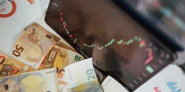 Apa Saja Faktor yang Mempengaruhi Kurs? Simak Penjelasannya di Sini!