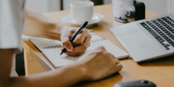 Rekomendasi 5 Website dan Tools Gratis untuk Tingkatkan Skill Public Speaking Kamu